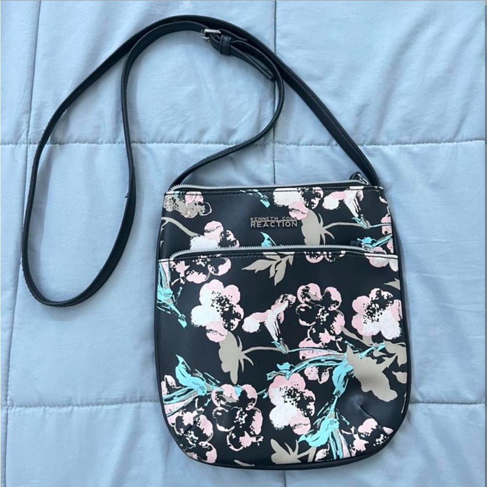 Kenneth Cole Reaction crossbody bag